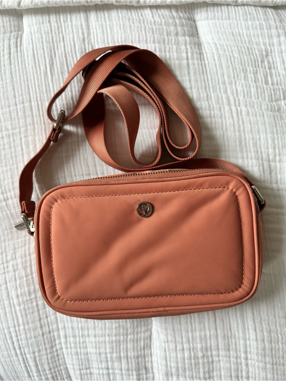 lululemon Crossbody Camera Bag in Pink Pastel